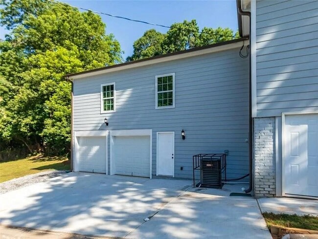 Building Photo - 1569 Jonesboro Rd SE
