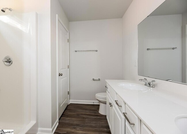 Building Photo - 476 Thomas Aly