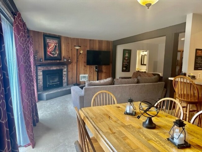 Building Photo - Stunning 2 Bed, 2 Bath Condo at Mammoth Sk...