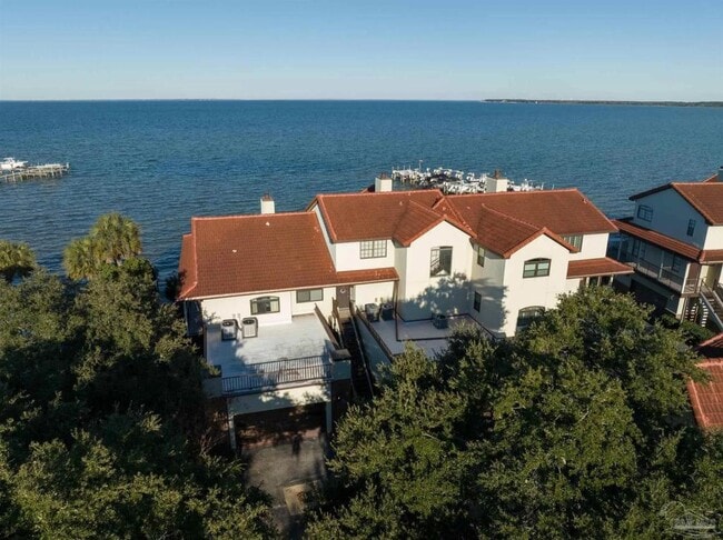 Primary Photo - 32 Baybridge Dr