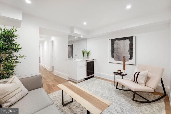 Building Photo - 1421 27th St NW