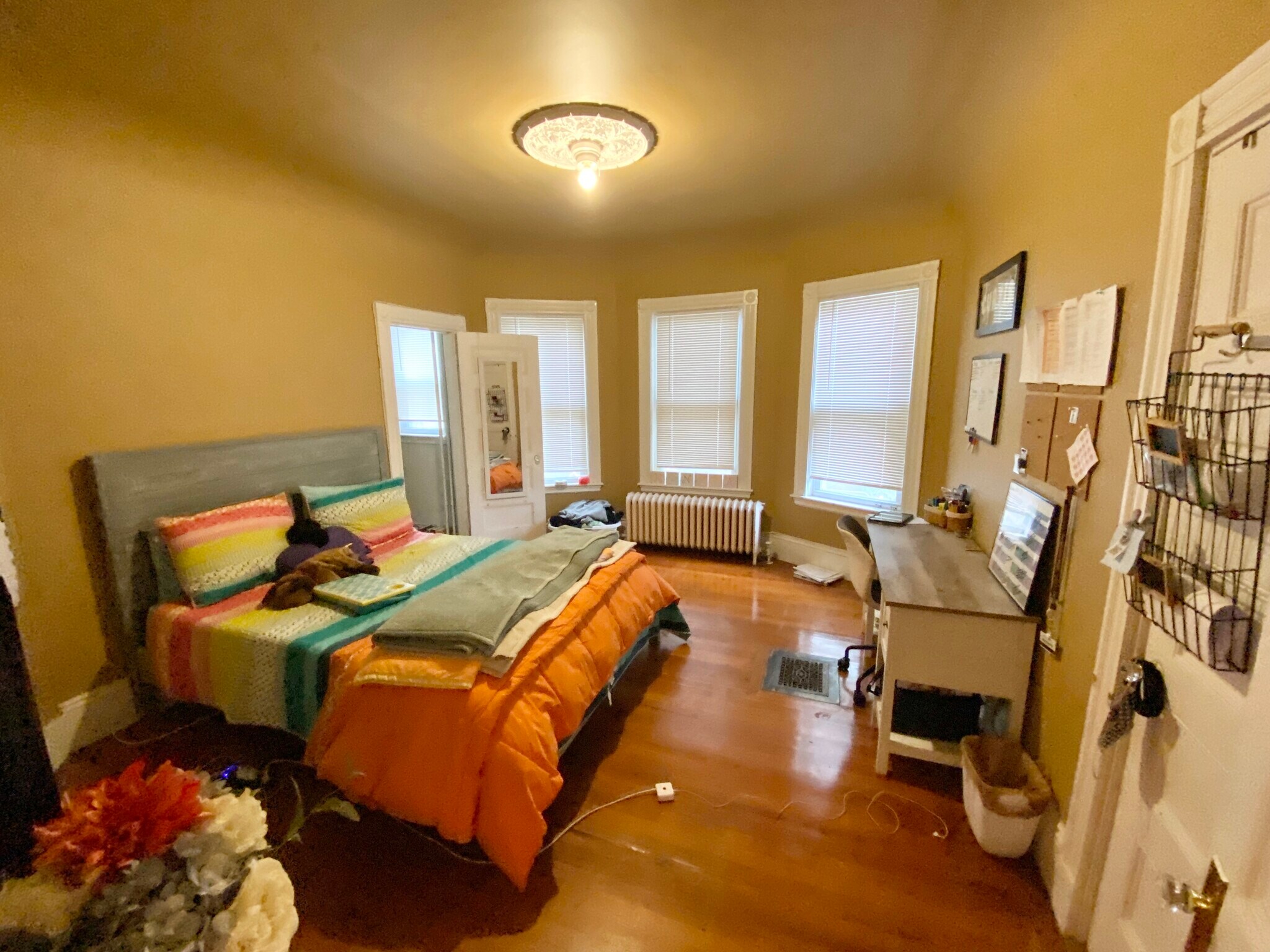 Building Photo - 10 Sachem St