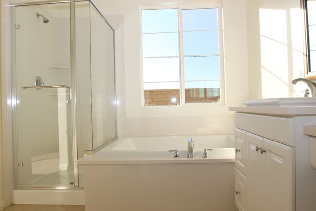 Building Photo - Coming Soon! Single Story 3/2 stunner located at West Haven!