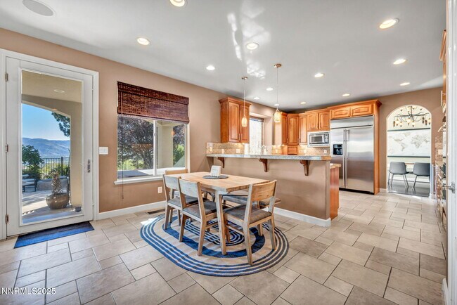 Building Photo - 1520 Taos Ln