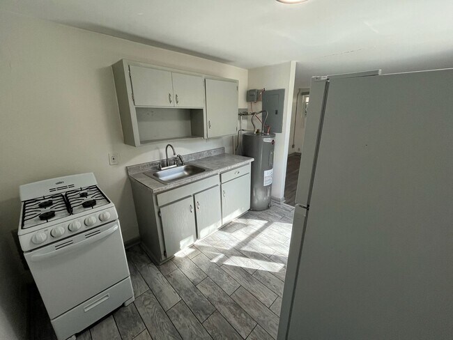 Building Photo - First Place South 1009