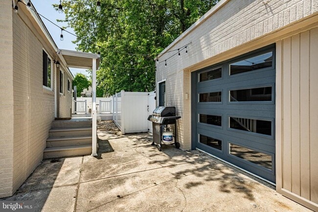 Building Photo - 5708 Park Blvd