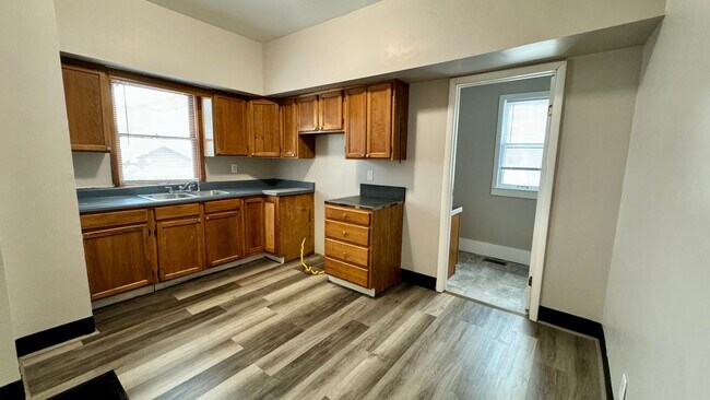 Building Photo - 843-845 Prince SE