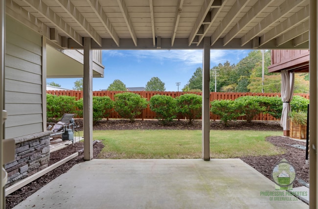 Building Photo - 113 Eagle Wood Dr