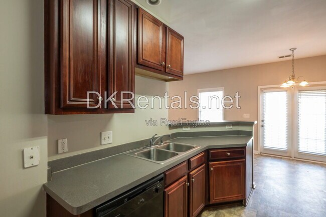 Building Photo - 2555 Flat Shoals Rd