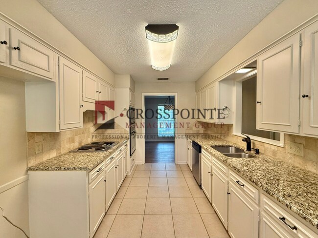 Building Photo - Wonderful updated home near UT Tyler, Available!