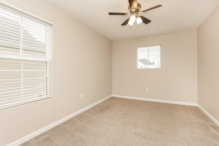 Building Photo - 1724 Sunray Dr