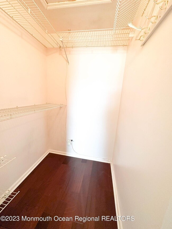 Building Photo - 2 Basset Ct