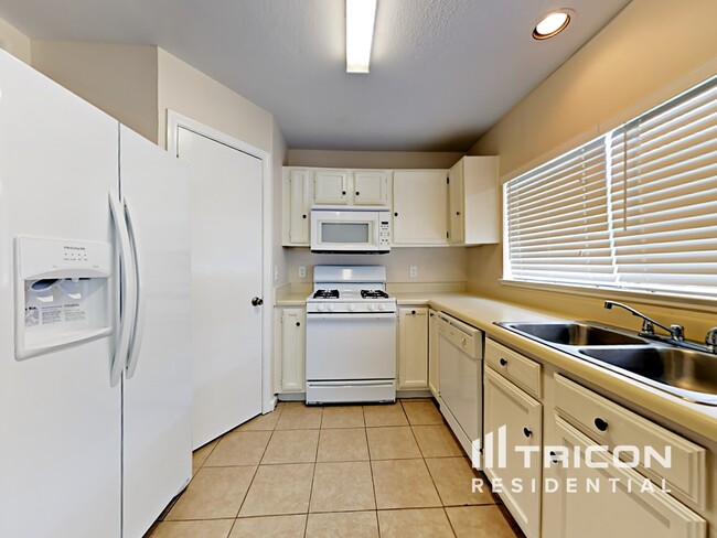 Building Photo - 12318 Flaxen Dr
