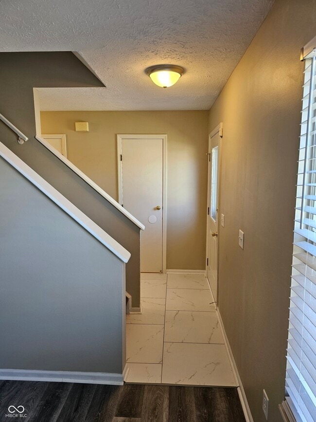 Building Photo - 403 Stillwood Ct
