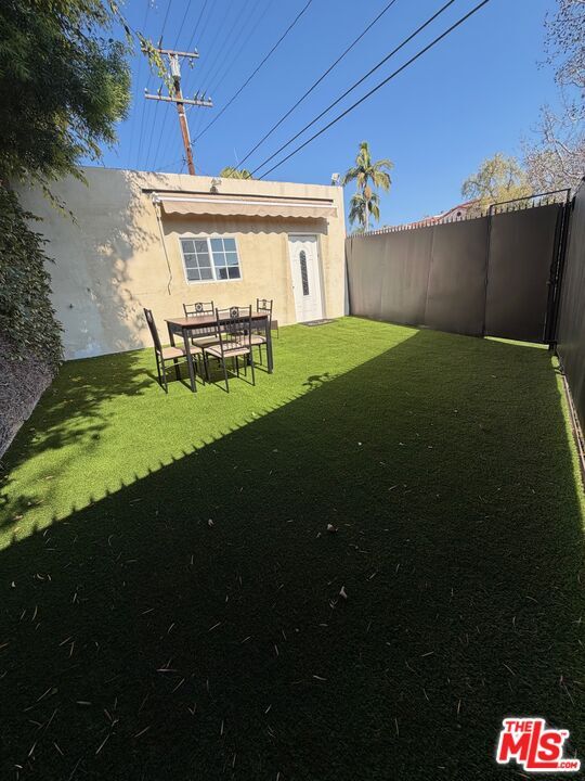 Building Photo - 602 N Maple Dr