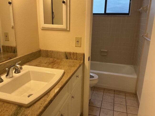 Building Photo - Lakeview Condo Coming Soon | Directly Across from Lake Hollingsworth