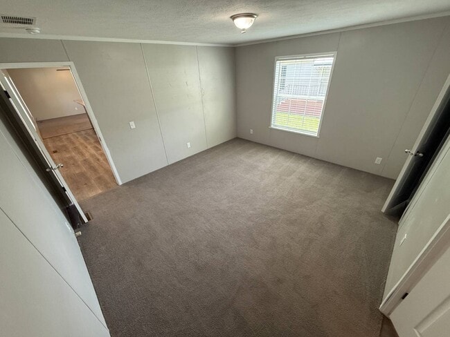 Building Photo - 2900 N Apperson Way