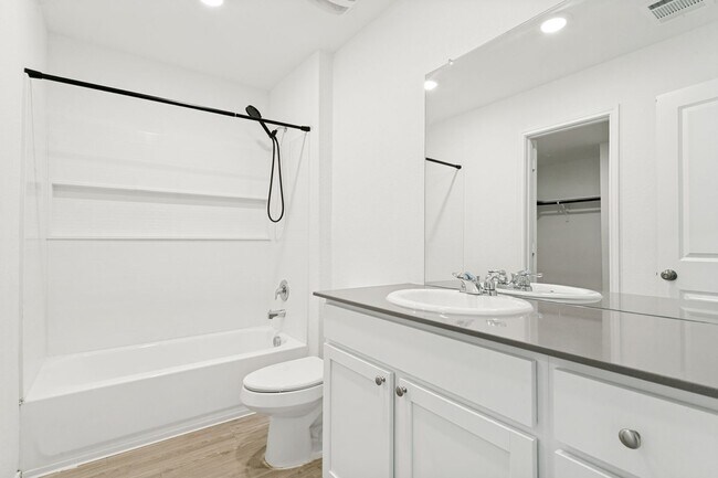 Building Photo - Modern 4-Bedroom Home Near Lackland AFB