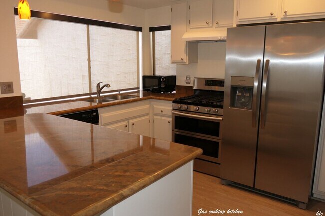 Building Photo - 2247 Mira Monte Cir W