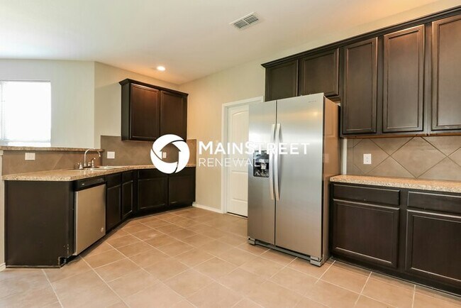 Building Photo - 3 Bedroom Pet-Friendly Home in Fort Worth, TX with Main Street Renewal