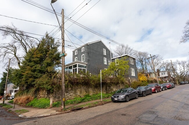 Building Photo - 3401 Ainslie St