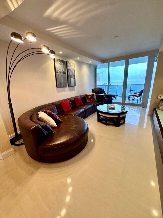 Building Photo - 19111 Collins Ave