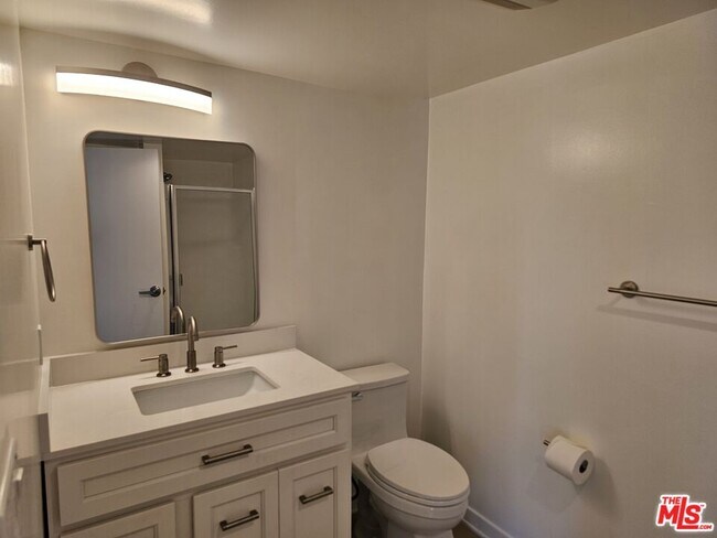 Building Photo - 1617 Broadway