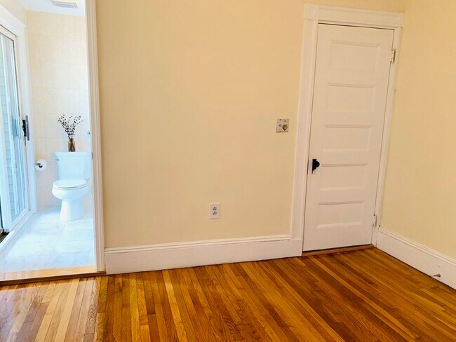 Building Photo - 801 Boylston St