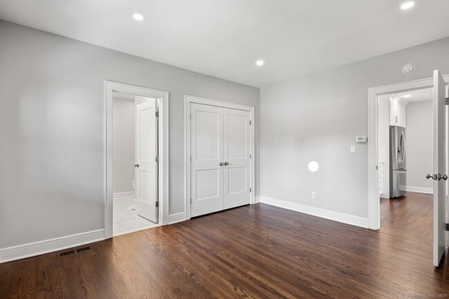 Building Photo - 252 Seaside Ave