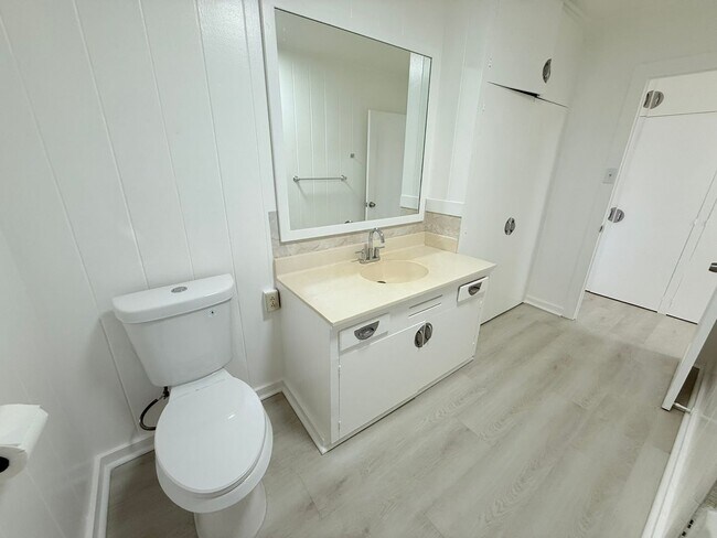 Building Photo - Newly Renovated 3-Bedroom, 1-Bathroom Sing...