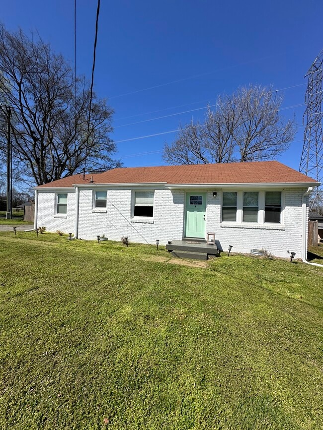 Primary Photo - 2828 Emery Dr