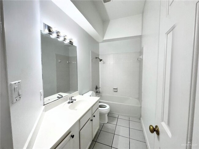 Building Photo - 19 N 47th St