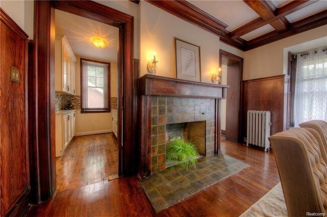 Building Photo - 22 Edison St