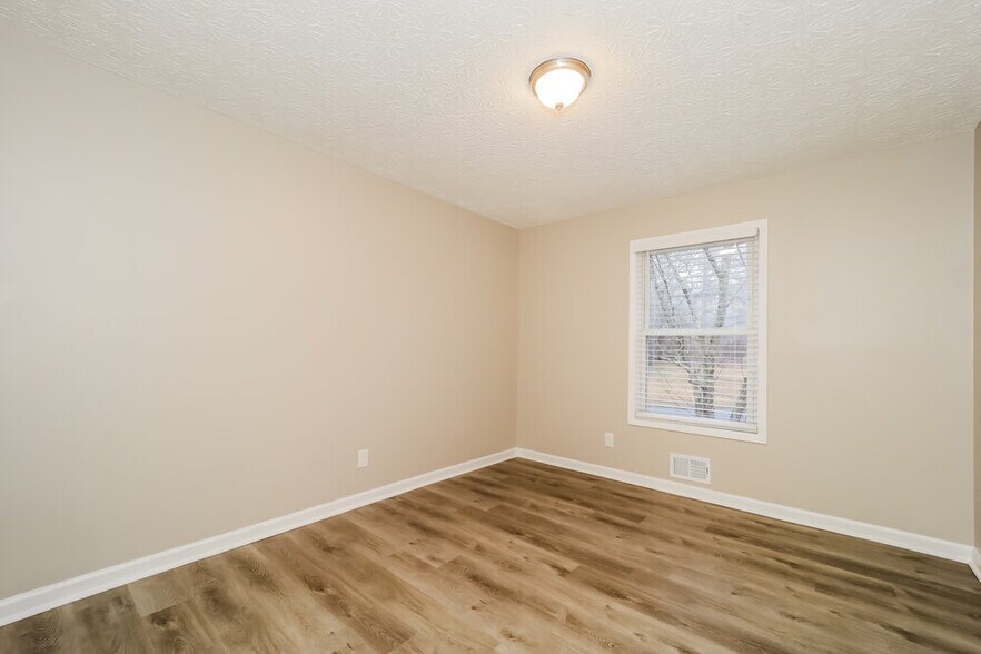 Building Photo - 2920 Sandstone Trail