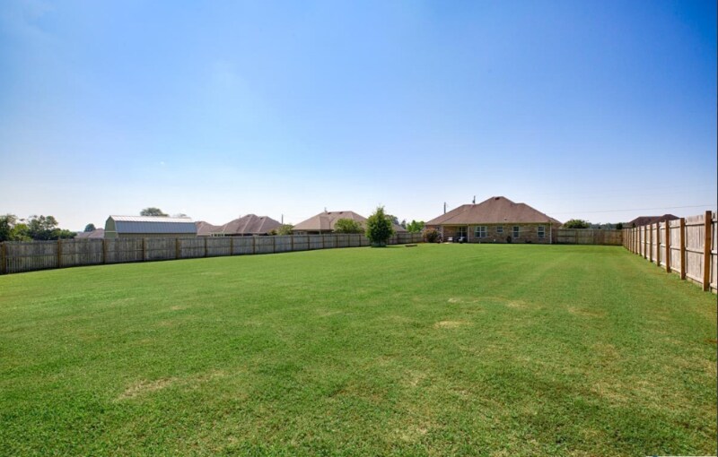 Building Photo - 27651 Grant Dr