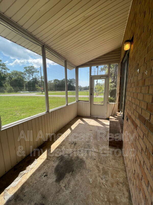 Building Photo - 939 Tanager Rd