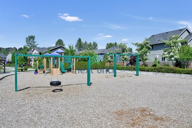 Building Photo - Spacious 4-Bed & 2.5 Bath Single Family Ho...