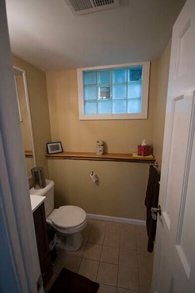 Building Photo - 2169 Hemlock Dr