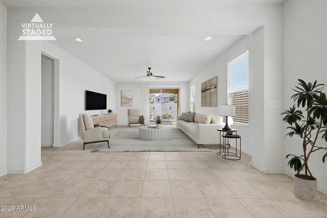 Building Photo - 8954 W San Juan Ave