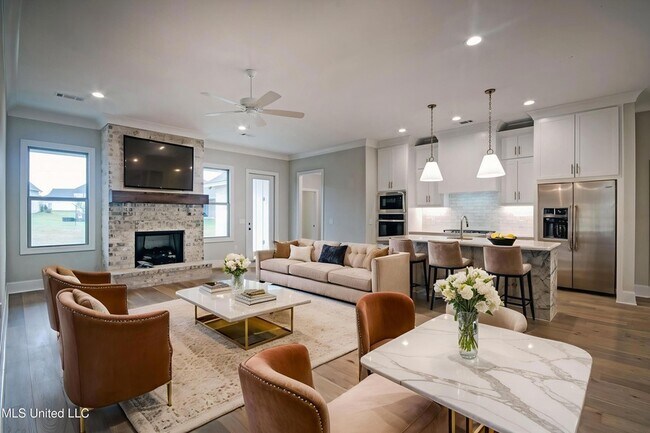 Building Photo - 117 Southern Oak Wy