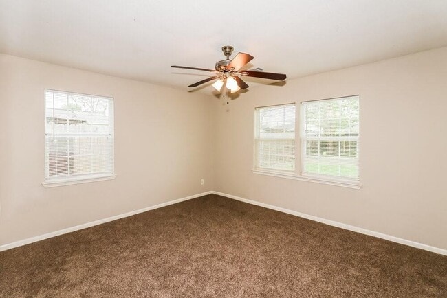 Building Photo - 1202 Trimm Ave