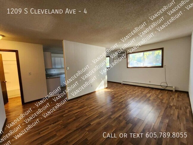 Building Photo - 1209 S Cleveland Ave
