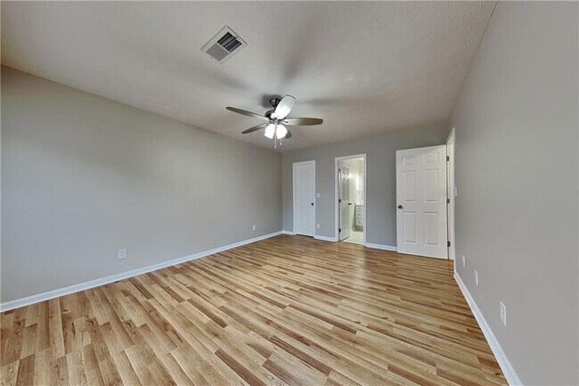 Building Photo - 5652 Longbow Dr