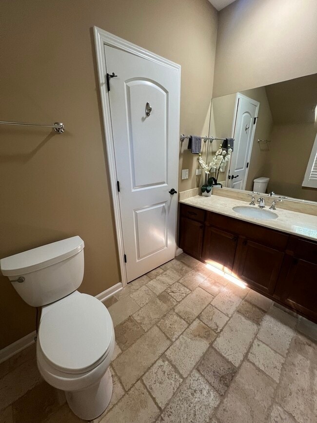 Building Photo - 1231 Caroline Ct