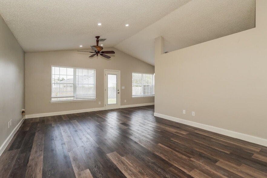 Building Photo - 1641 Sugarpine Drive