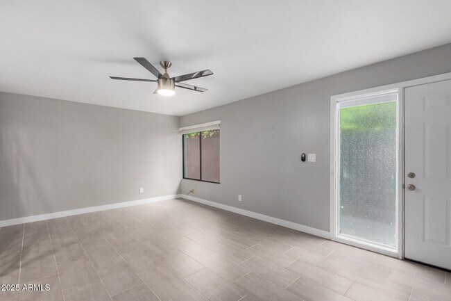 Building Photo - 4220 E Almeria Rd