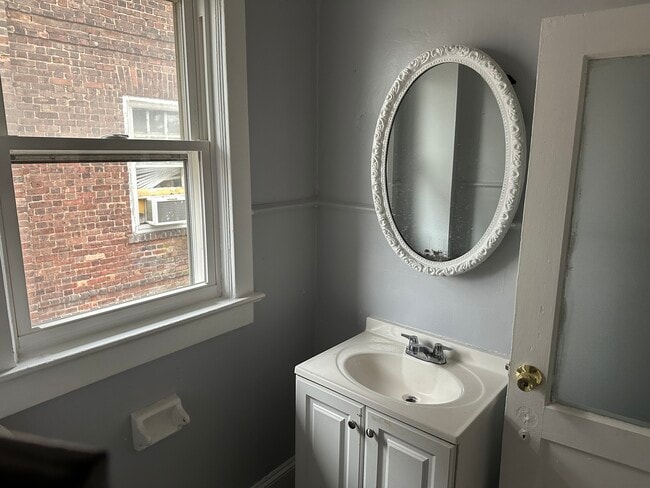 Building Photo - 318 Ardmore Ave