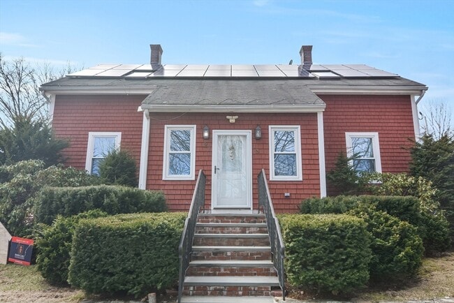 Primary Photo - 21 Cemetery St