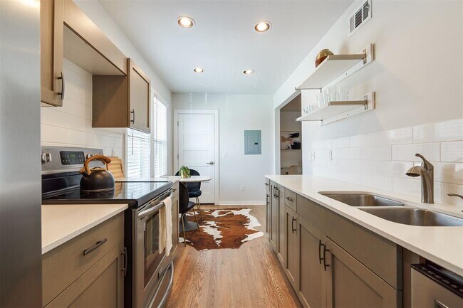 Building Photo - 201 NW 23rd St