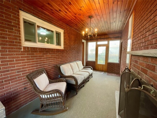 Building Photo - 92 Vestal Ave